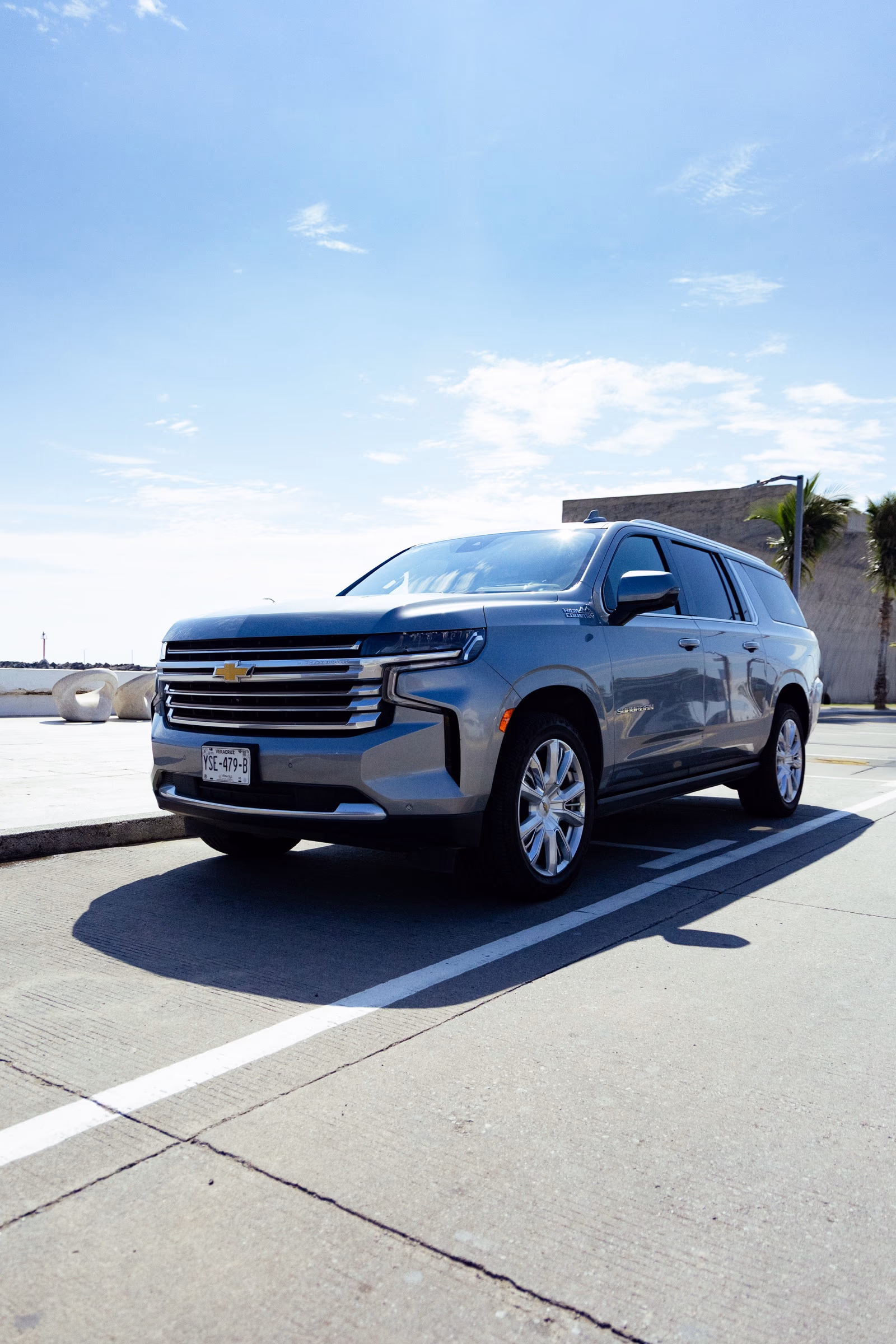 Chevrolet Suburban de Serénvia en vista tres cuartos, en Veracruz